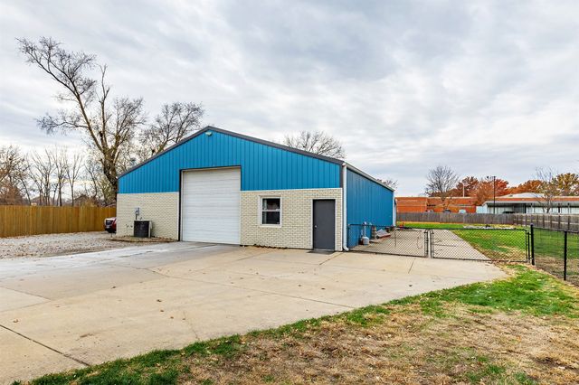 6404 NW 56th Street, Johnston, IA 50131