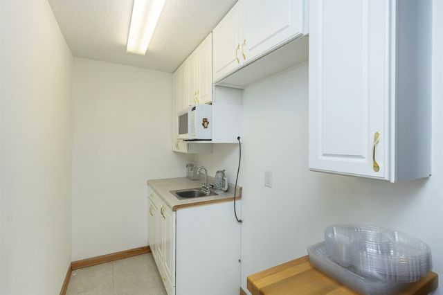 6404 NW 56th Street, Johnston, IA 50131