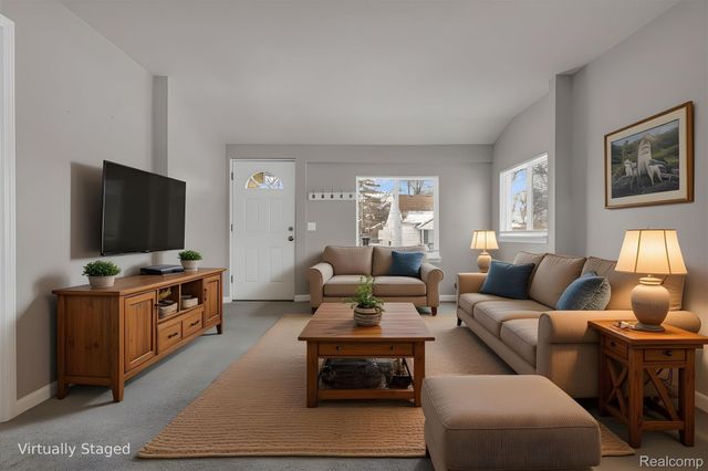 8268 Hudson Avenue, Warren, MI 48089