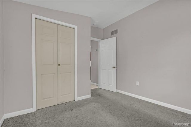 8268 Hudson Avenue, Warren, MI 48089