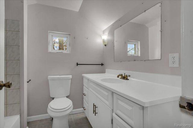 8268 Hudson Avenue, Warren, MI 48089