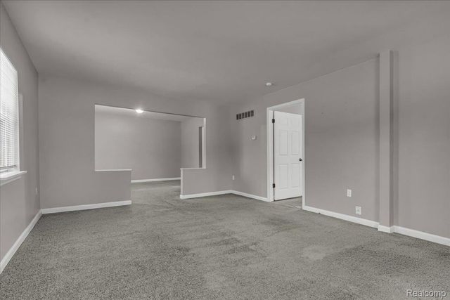 8268 Hudson Avenue, Warren, MI 48089