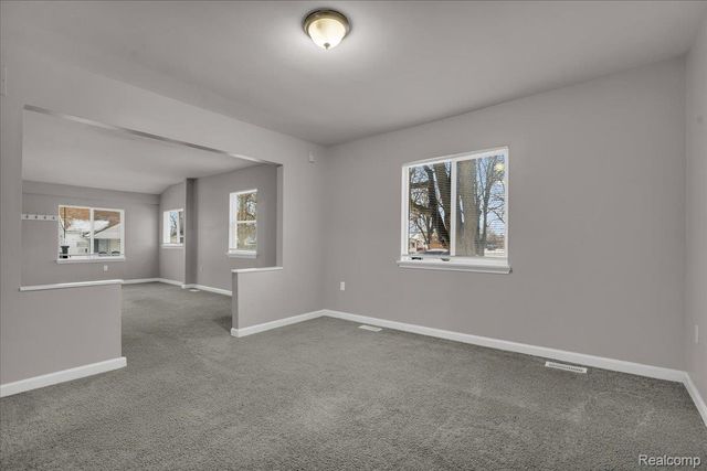 8268 Hudson Avenue, Warren, MI 48089