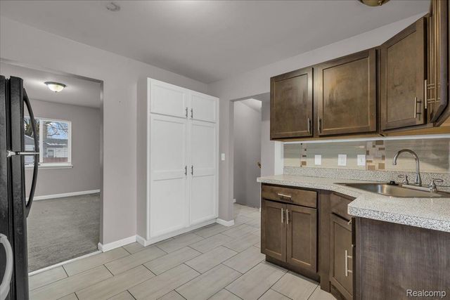 8268 Hudson Avenue, Warren, MI 48089