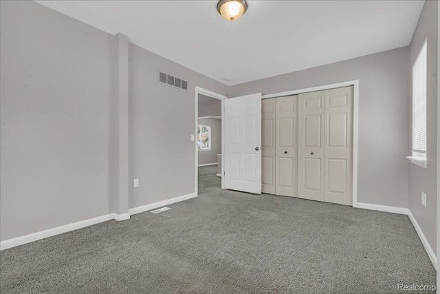 8268 Hudson Avenue, Warren, MI 48089