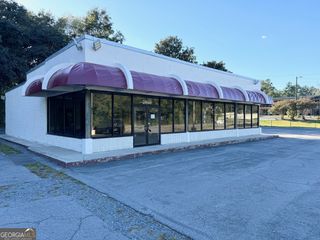 2558 Riverside Drive, Macon, GA 31204