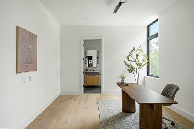 1102 Summit ST, Austin, TX 78741