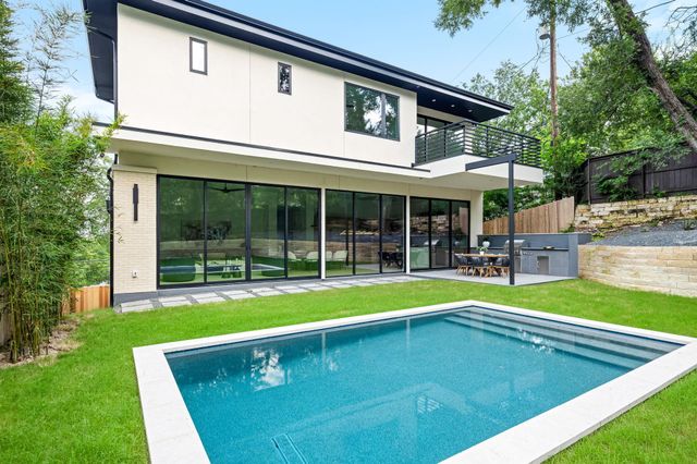1102 Summit ST, Austin, TX 78741