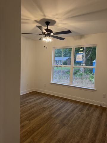 7982 Gideon Rd, Greenbrier, TN 37073