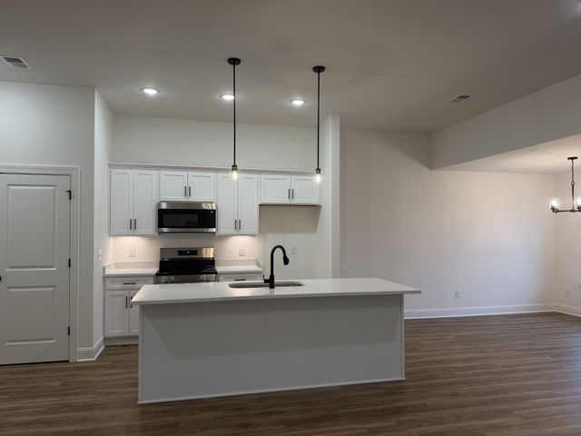 7982 Gideon Rd, Greenbrier, TN 37073