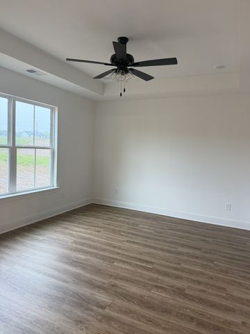 7982 Gideon Rd, Greenbrier, TN 37073