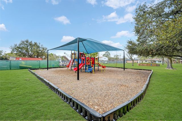 1709 Capri Lane, Seabrook, TX 77586