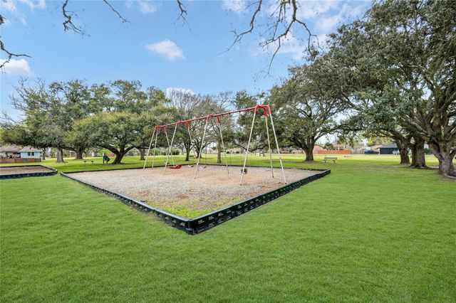 1709 Capri Lane, Seabrook, TX 77586