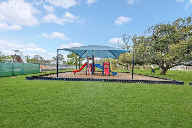 1709 Capri Lane, Seabrook, TX 77586