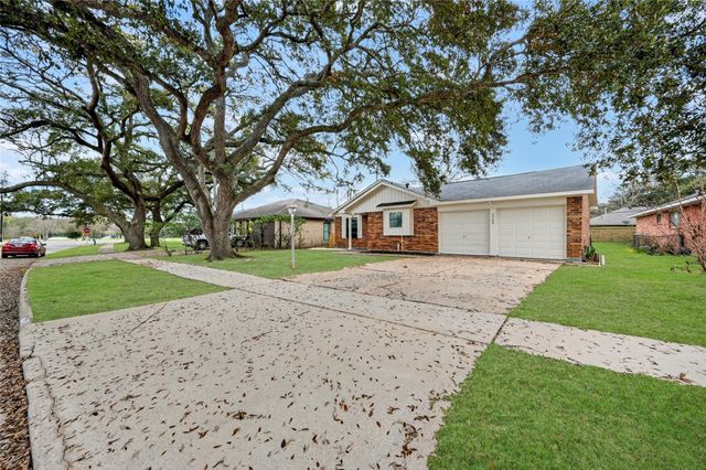 1709 Capri Lane, Seabrook, TX 77586