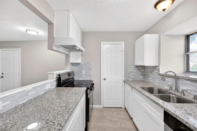 1709 Capri Lane, Seabrook, TX 77586