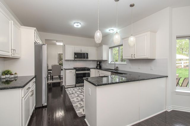 1360 Fairlane Drive, Ann Arbor, MI 48104