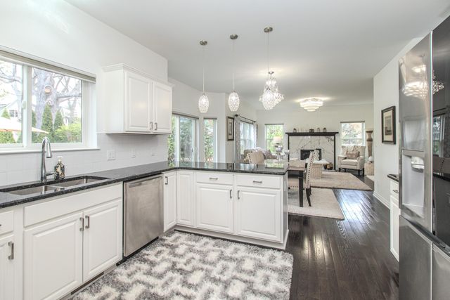 1360 Fairlane Drive, Ann Arbor, MI 48104
