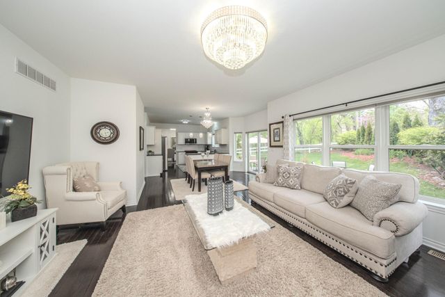 1360 Fairlane Drive, Ann Arbor, MI 48104