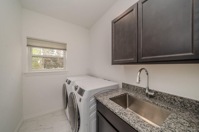 1360 Fairlane Drive, Ann Arbor, MI 48104