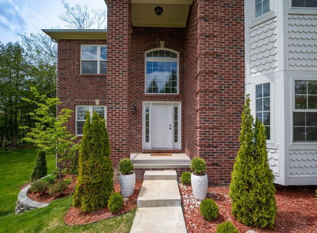 1360 Fairlane Drive, Ann Arbor, MI 48104