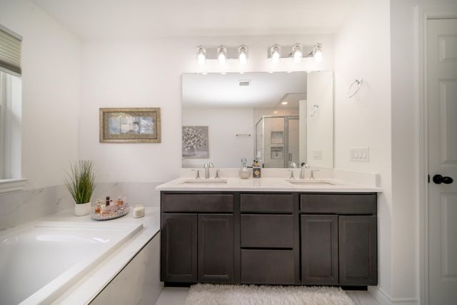 1360 Fairlane Drive, Ann Arbor, MI 48104
