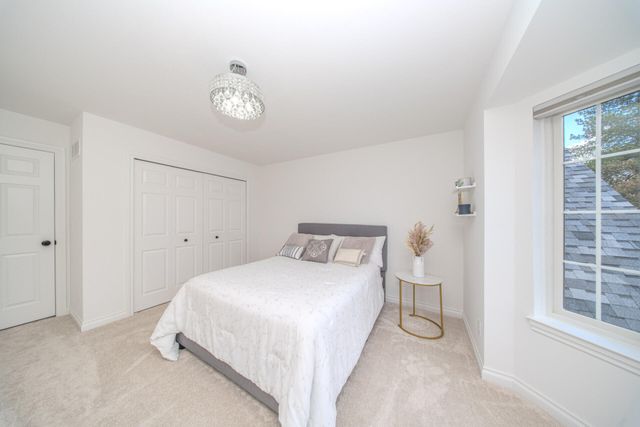 1360 Fairlane Drive, Ann Arbor, MI 48104