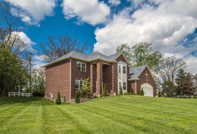 1360 Fairlane Drive, Ann Arbor, MI 48104