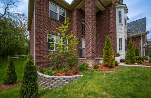 1360 Fairlane Drive, Ann Arbor, MI 48104