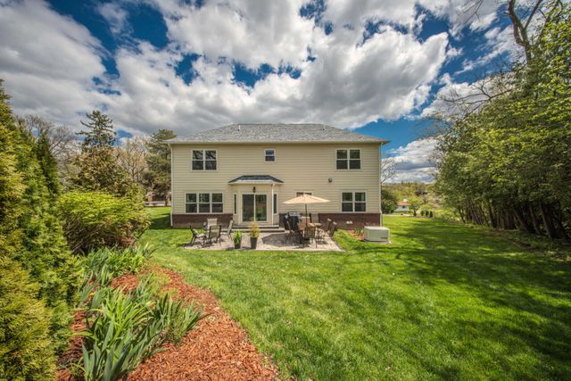 1360 Fairlane Drive, Ann Arbor, MI 48104