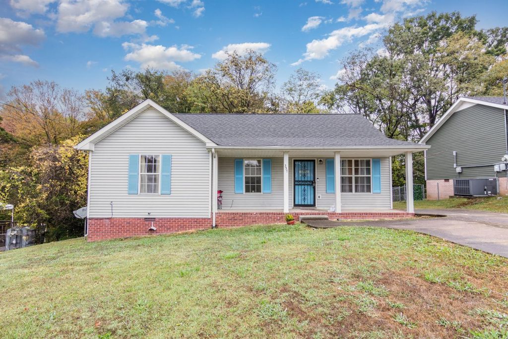357 Treeland Dr, Clarksville, TN 37040