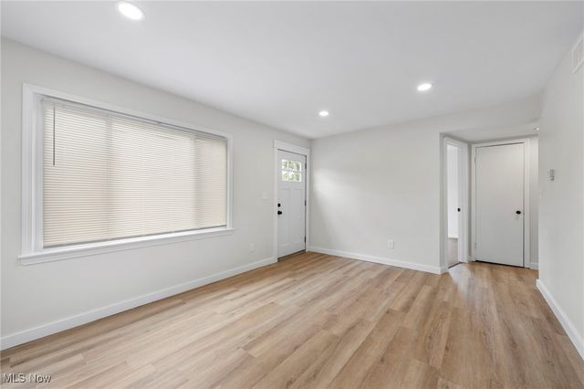 13410 Wainfleet Avenue, Cleveland, OH 44135