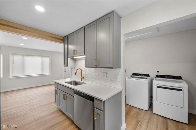 13410 Wainfleet Avenue, Cleveland, OH 44135