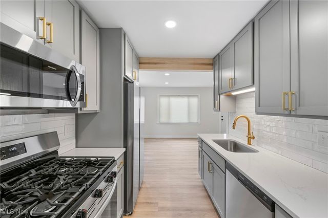 13410 Wainfleet Avenue, Cleveland, OH 44135