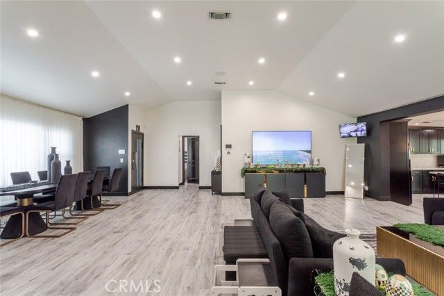 12608 Califa Street, Valley Village, CA 91607