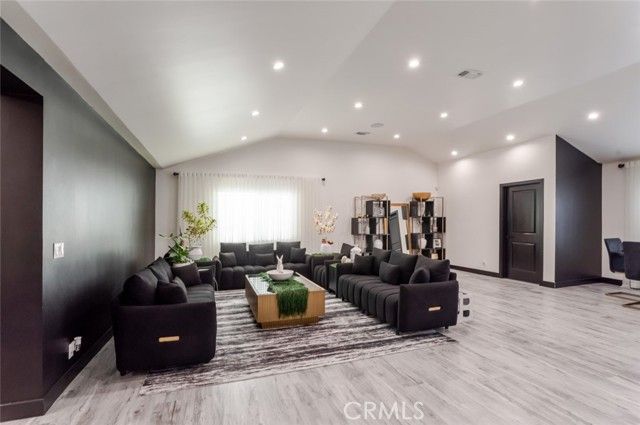 12608 Califa Street, Valley Village, CA 91607