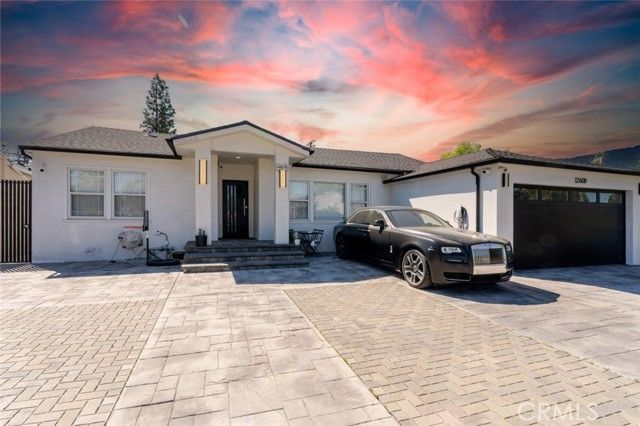 12608 Califa Street, Valley Village, CA 91607