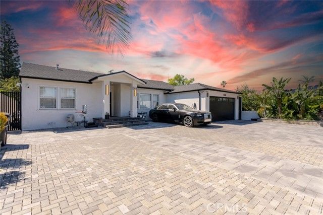 12608 Califa Street, Valley Village, CA 91607