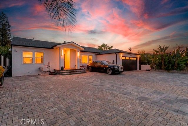 12608 Califa Street, Valley Village, CA 91607