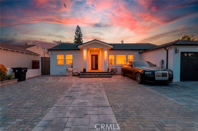 12608 Califa Street, Valley Village, CA 91607