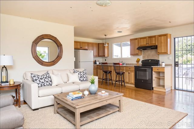 94-027 Nawaakoa Place 1, Waipahu, HI 96797