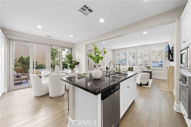 129 Pathway, Irvine, CA 92618