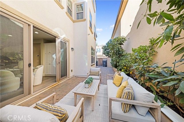 129 Pathway, Irvine, CA 92618