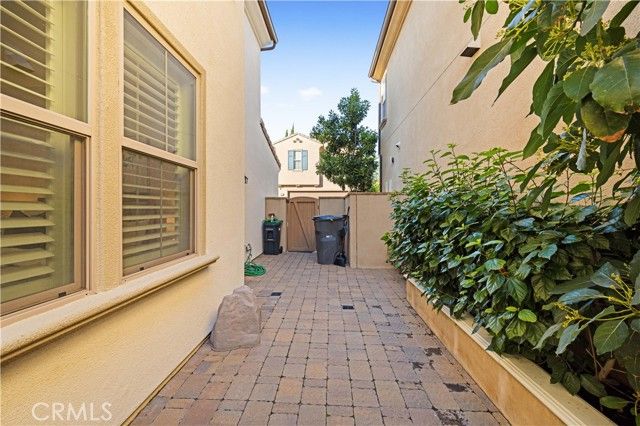 129 Pathway, Irvine, CA 92618