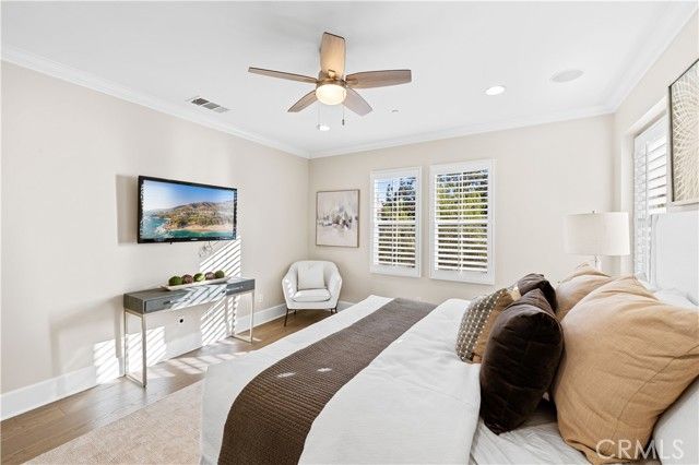 129 Pathway, Irvine, CA 92618