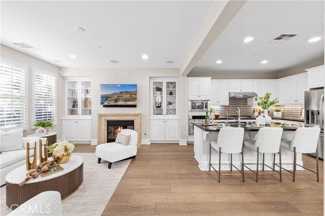 129 Pathway, Irvine, CA 92618