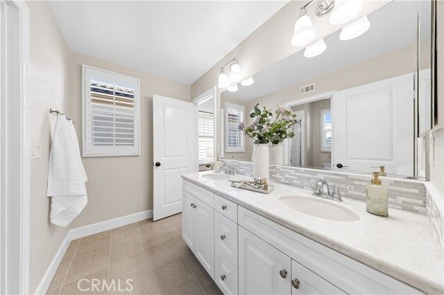 129 Pathway, Irvine, CA 92618