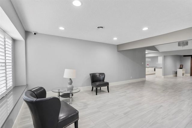 7727 Barberton Drive, Houston, TX 77036