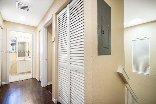 6051 SW 19th Place, North Lauderdale, FL 33068