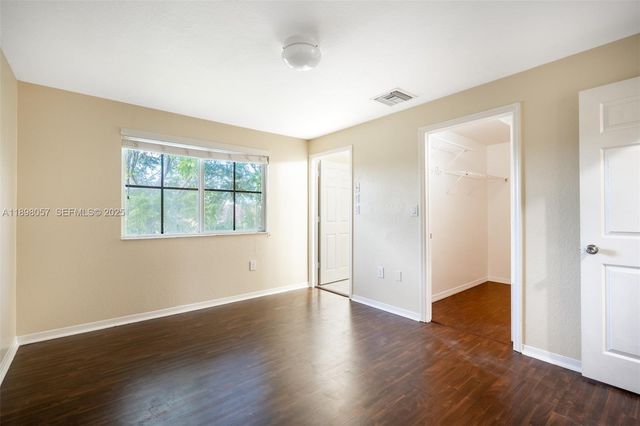6051 SW 19th Place, North Lauderdale, FL 33068